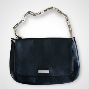 GUCCI metal chain black leather flap bag